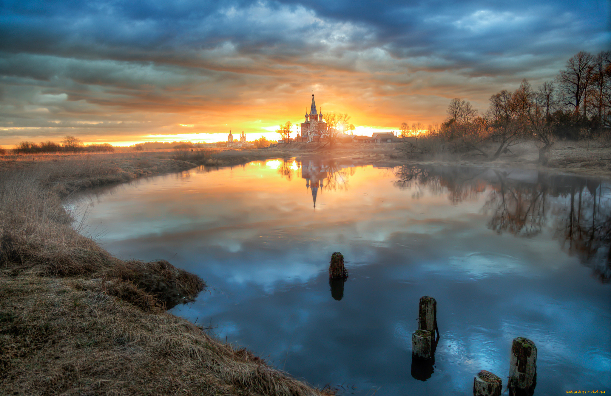 Рано фотографии. Гордеев Дунилово. Рассвет в Дунилово. Пейзажи России. Весна рассвет храм.